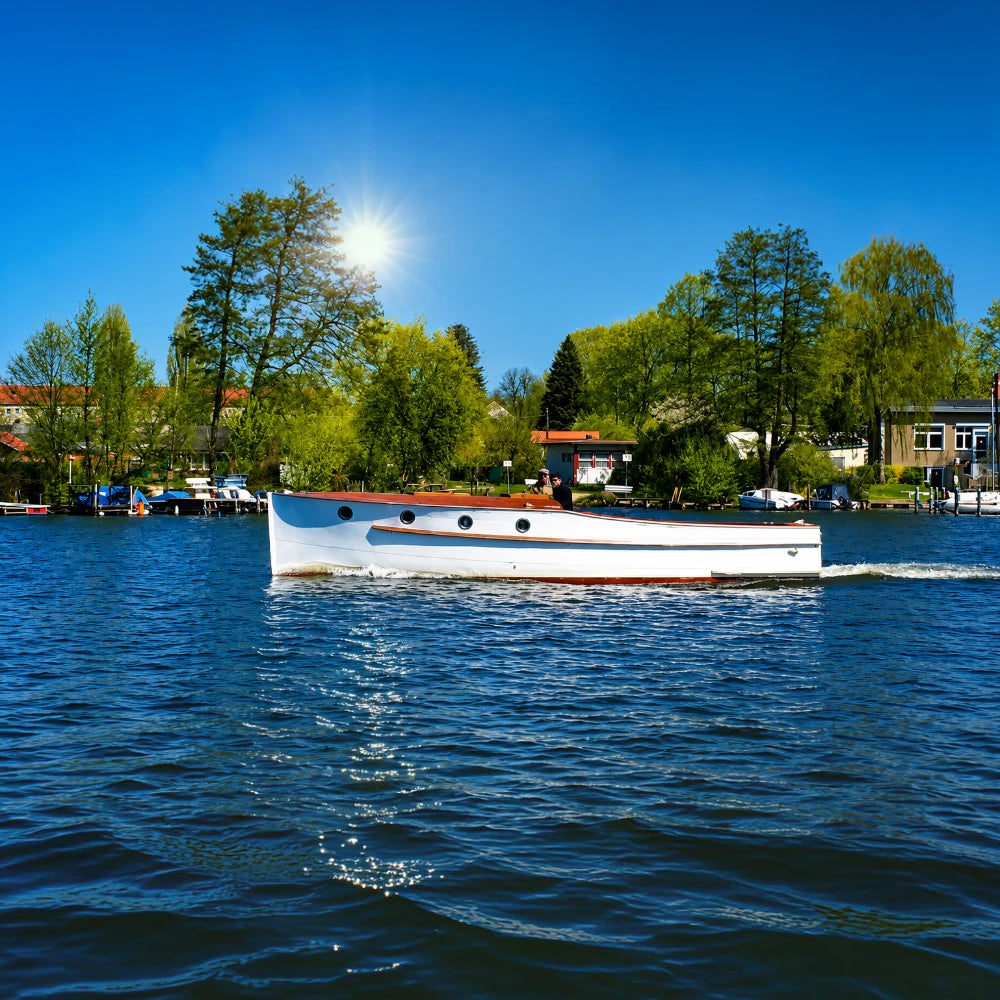 Historischer Backdecker mit klassischem Design und maritimem Flair. Der Linnemann lädt zu entspannten Ausflügen und besonderen Erlebnissen ein.