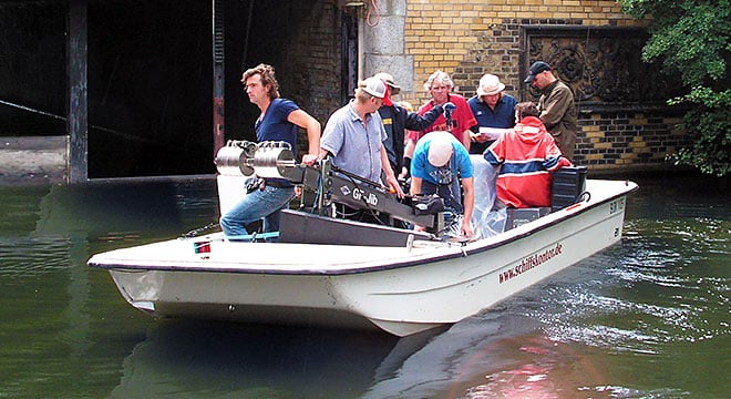 Praktische Arbeitsboote mit viel Platz für Crew und Equipment – Filmarbeiten, Drehorte und Special Events auf dem Wasser in Berlin