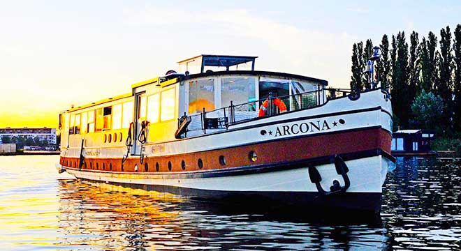 Arcona – das historische Eventschiff in Berlin Eventschiff Arcona auf der Spree in Berlin
